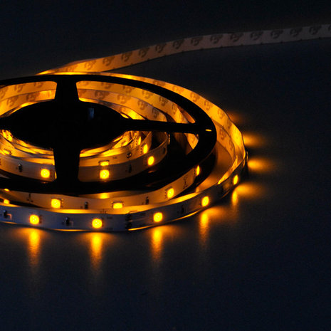 Flexibele LED Strip 5050 Geel 30leds/mtr IP66