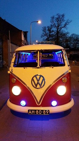 Volkwagen busje FeestMee