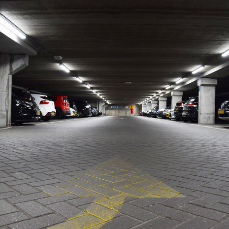 Parkeergarage Column